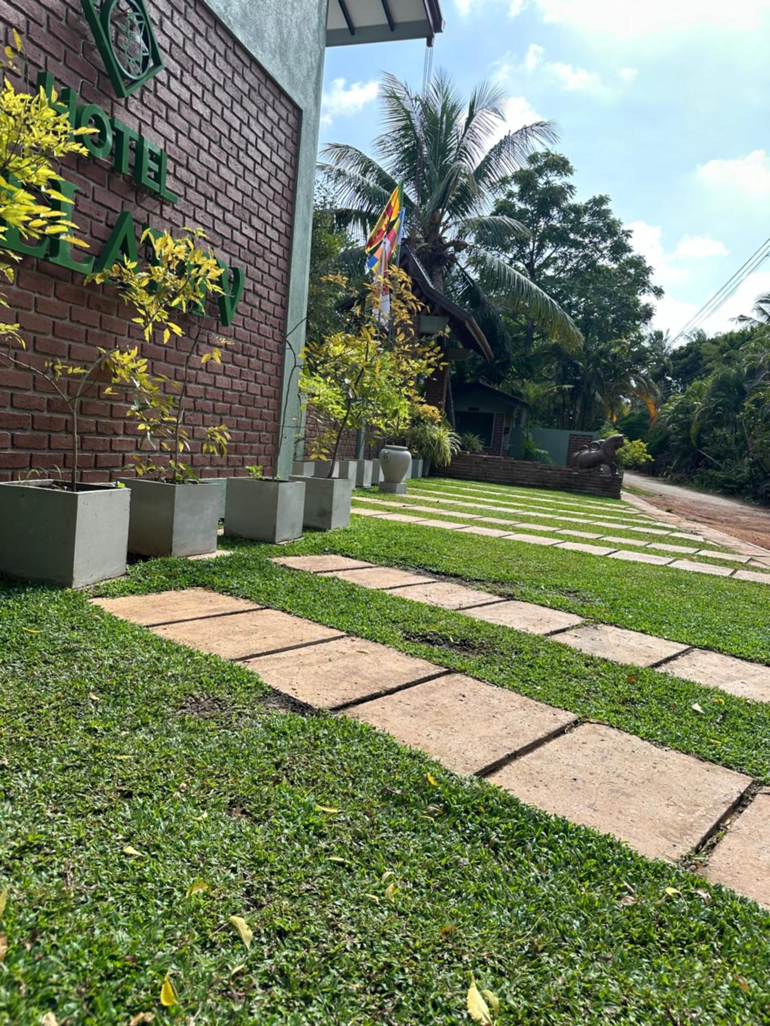 Hotel Heladiv Anuradhapura Exterior photo