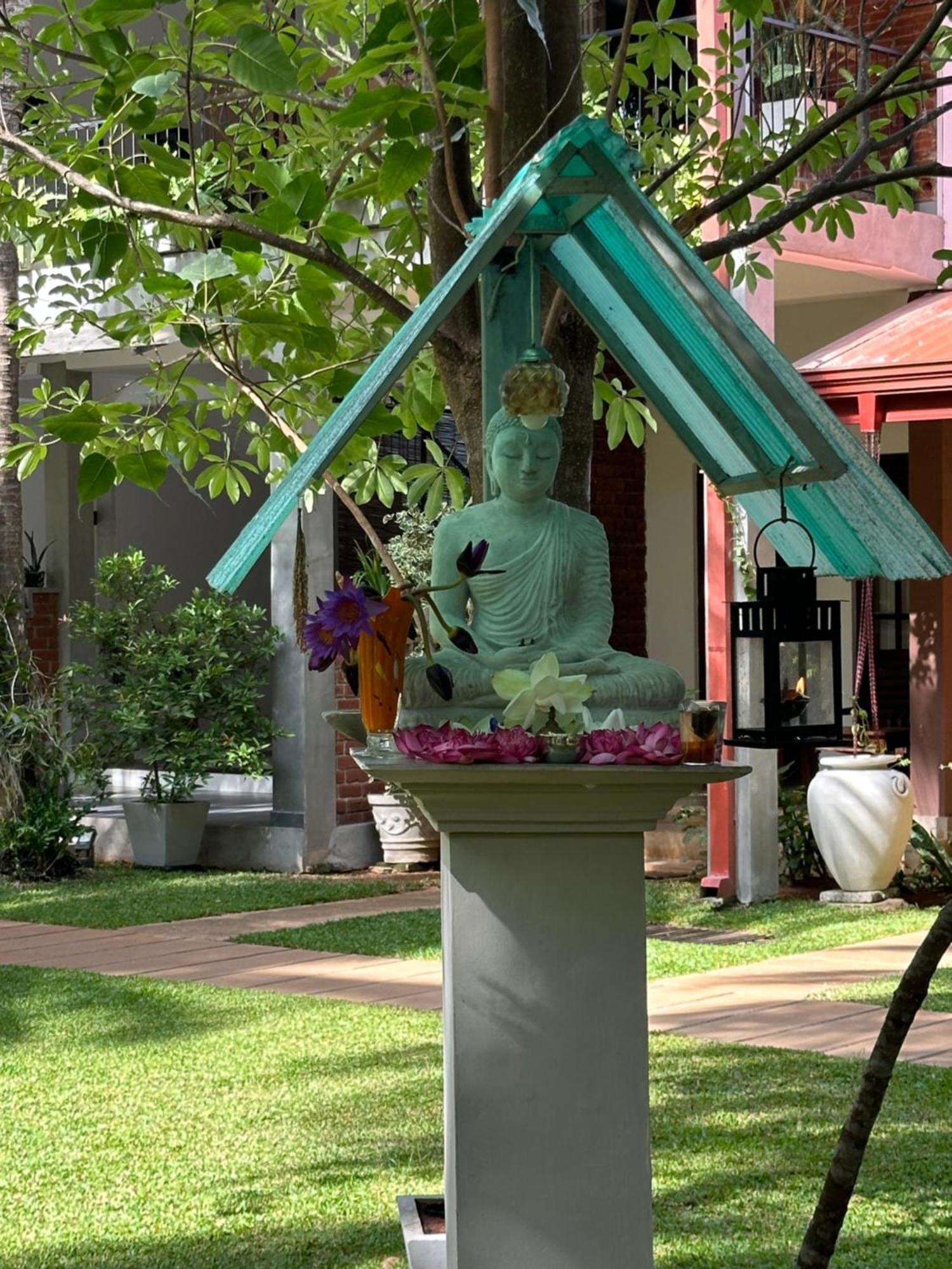 Hotel Heladiv Anuradhapura Exterior photo
