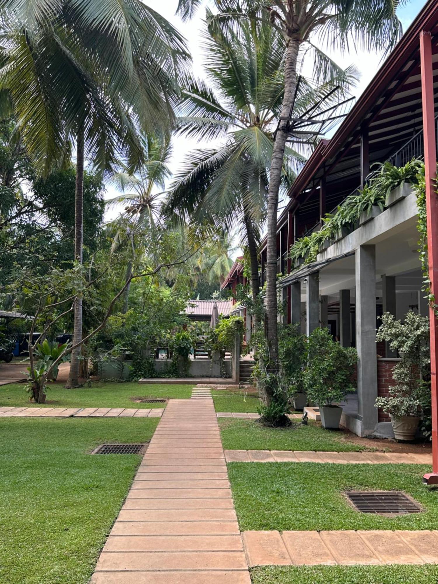 Hotel Heladiv Anuradhapura Exterior photo