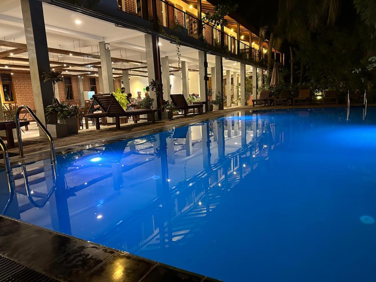 Hotel Heladiv Anuradhapura Exterior photo