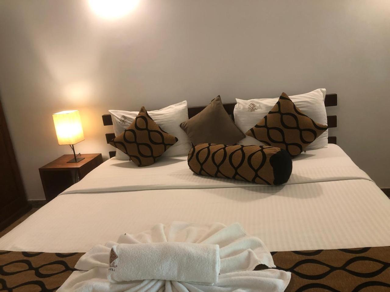 Hotel Heladiv Anuradhapura Exterior photo