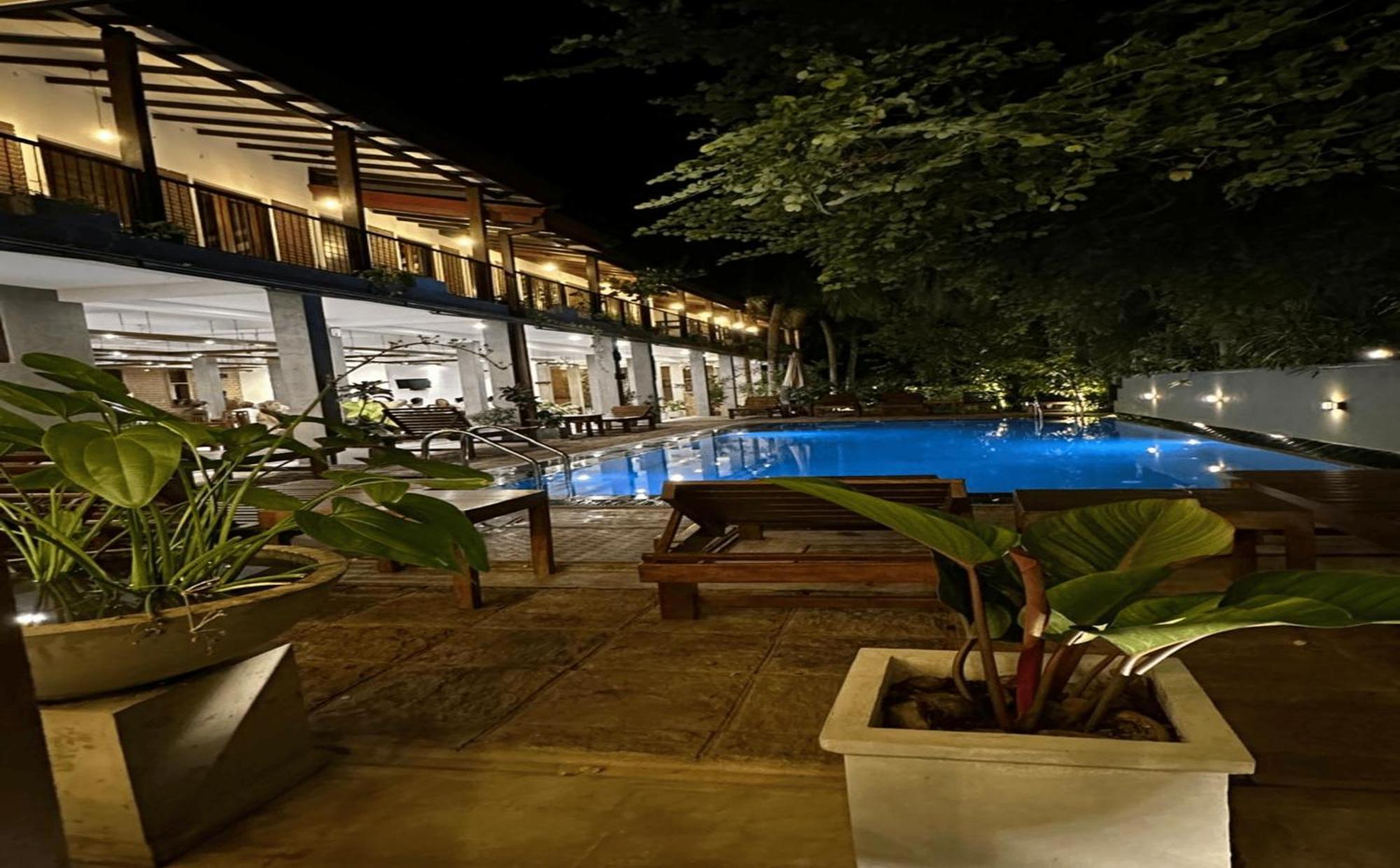 Hotel Heladiv Anuradhapura Exterior photo