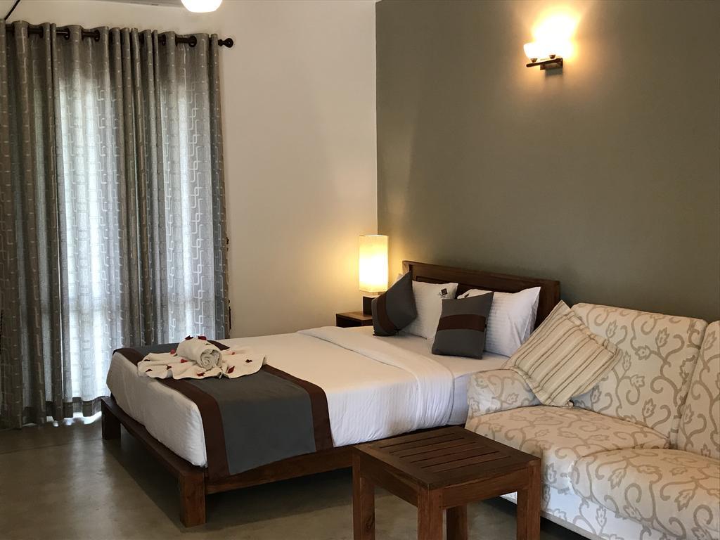 Hotel Heladiv Anuradhapura Exterior photo